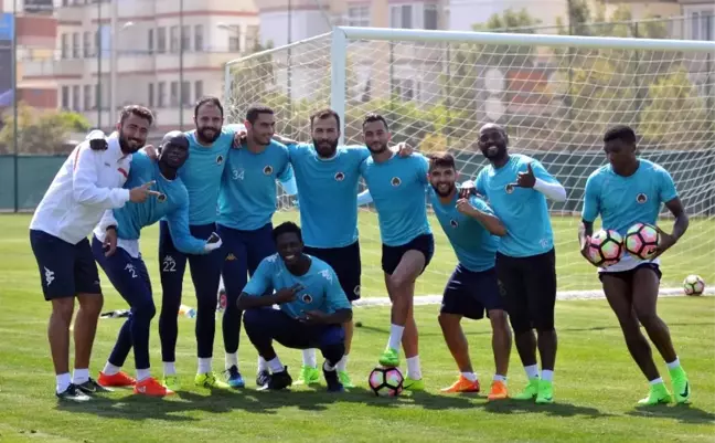 Efecan Karaca:
