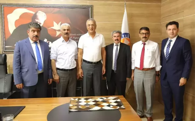 Niğde Belediye Başkanları Neşet Tarhan'ı Ziyaret Etti