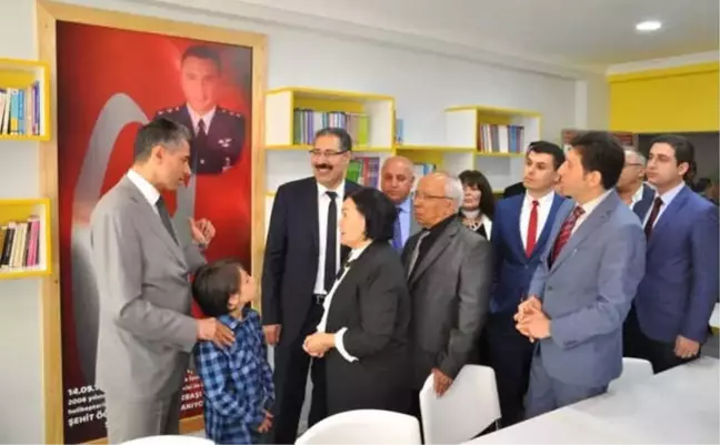 Şehitlerin Adları Kütüphane ve Konferans Salonuna Verildi