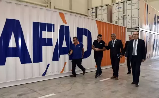 Vali Tutulmaz AFAD Bölge Lojistik Deposu'nda incelemelerde bulundu