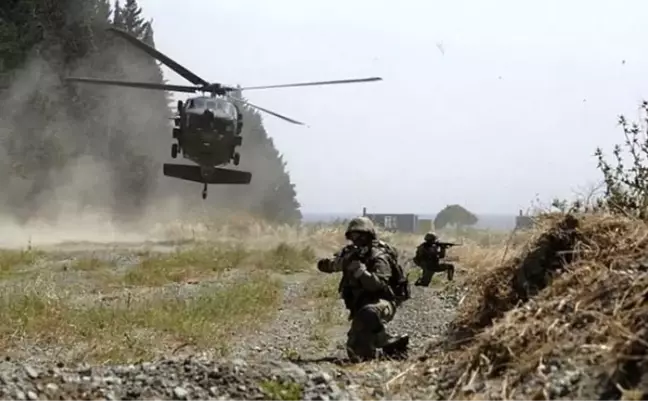 PKK'lı teröristlerle yaşanan çatışmada 1 asker şehit oldu, 4 asker yaralandı