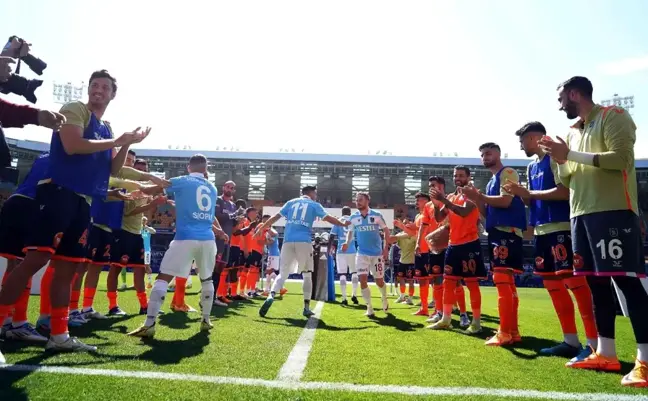 Medipol Başakşehir, şampiyon Trabzonspor'u alkışlarla karşıladı