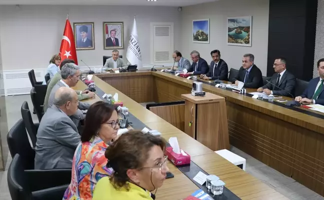 Gaziantep'te 4 Bin Ağır Hasarlı Bina Yıkıldı