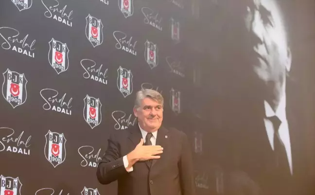 Beşiktaş Kulübü Başkan Adayı Serdal Adalı, yönetim kurulu listesini genel kurul üyelerine tanıttı