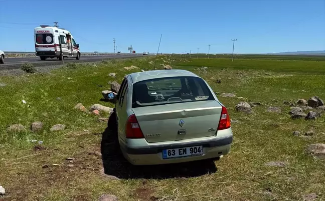 Şanlıurfa'da Şarampole Devrilen Otomobilin Sürücüsü Yaralandı