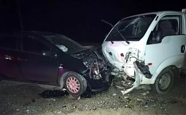 Giresun'da iki araç kafa kafaya çarpıştı: 5 yaralı
