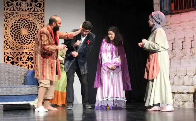 EBB Şehir Tiyatrosu'ndan yeni bir oyun daha: Zoraki Tabip