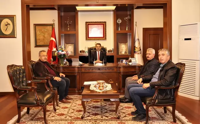 Tokat'ta esnaftan Belediye Başkanı Eyüp Eroğlu'na ziyaret