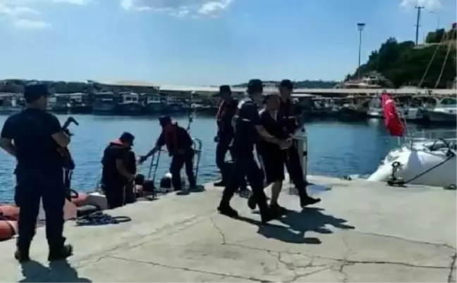 Tekneyle Yunan adasına kaçmaya çalışırken yakalandılar