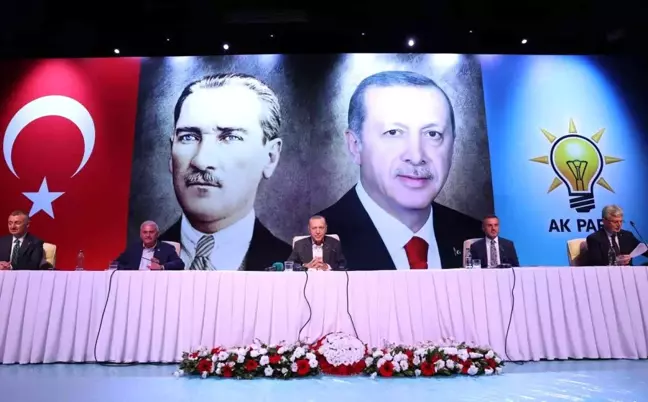 Cumhurbaşkanı Erdoğan partililerle bir araya geldi