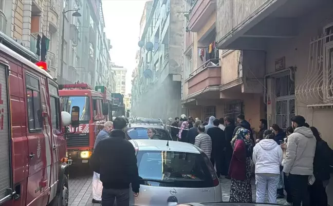 Zeytinburnu'ndaki Tekstil Atölyesinde Yangın Çıktı