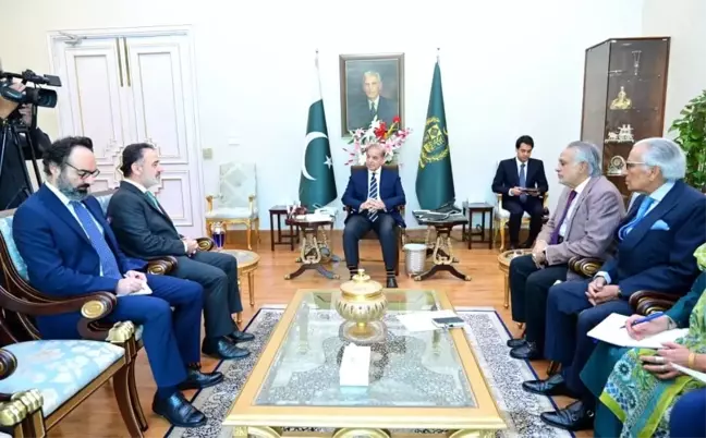 Pakistan Başbakanı Şerif, Türkiye'nin İslamabad Büyükelçisi Neziroğlu ile görüştü
