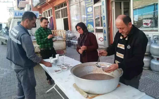 Esnaftan Vatandaşa Aşure İkramı