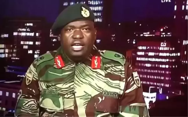 Zimbabve'de Darbe: Mugabe'nin Durumu Netlik Kazanmadı