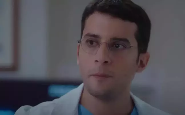 Mucize Doktor Demir neden yok, diziden mi çıktı? Fırat Altunmeşe diziden neden ayrıldı?