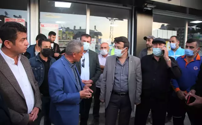 AK Parti Van İl Başkanlığı heyeti taşkından etkilenen mahalleyi ziyaret etti