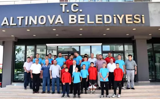 Altınovalı pehlivanlar, Kırkpınar'a dualarla uğurlandı