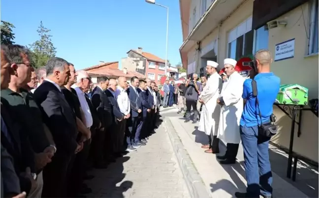 İsmail Küçükkaya'nın annesi Halise Küçükkaya son yolculuğuna uğurlandı