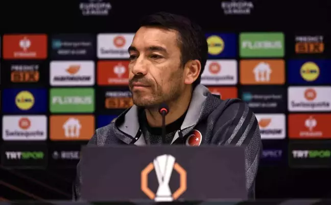 Van Bronckhorst: Galibiyet Hepimiz İçin En İyi İlaç