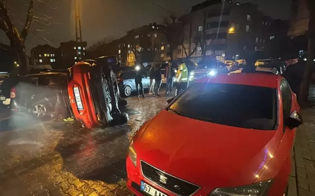 Bahçelievler'de Kedi Kazası: Cip Devrildi