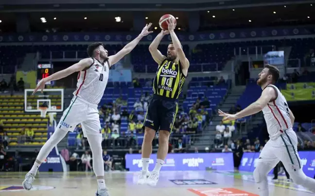 Fenerbahçe, Karşıyaka'yı Mağlup Ederek Liderliği Garantiledi