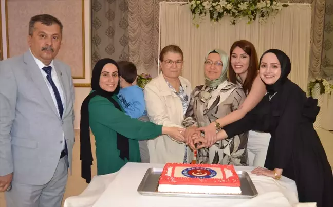 Türk Sağlık-Sen Boyabat'ta Ebeler Günü ve Hemşireler Haftasını kutladı