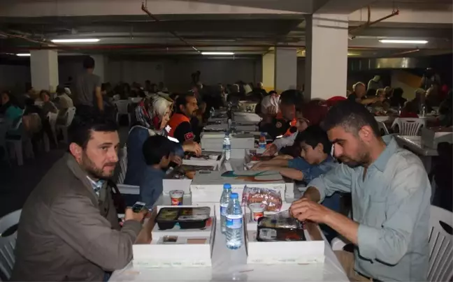 Beylikdüzü Belediyesi'nden Kader Mahkumlarına 10 Bin Koli Yardım