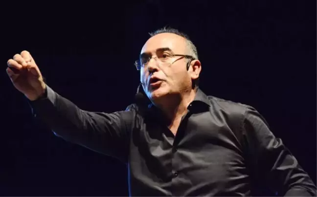 Sunay Akın, 'Görçek' ile Aliağa'da Sahne Aldı