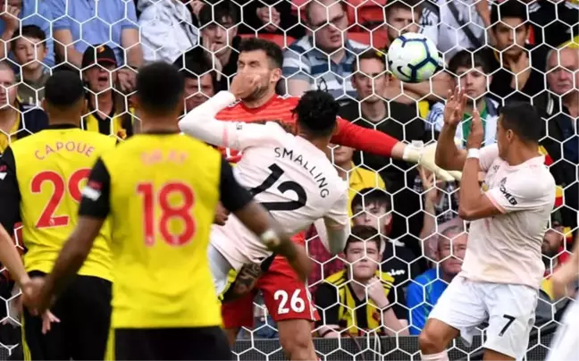 Manchester United, Watford'un Yenilgisizliğini Bitirdi