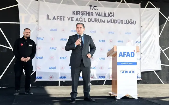 Kırşehir Valisi Buhara, AFAD gönüllülerine teşekkür etti