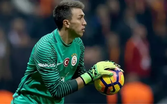 Muslera neden yok? Galatasaray AZ Alkmaar Muslera neden oynamıyor sakat mı, cezalı mı? Muslera gitti mi, ayrıldı mı? (UEFA Avrupa Ligi)