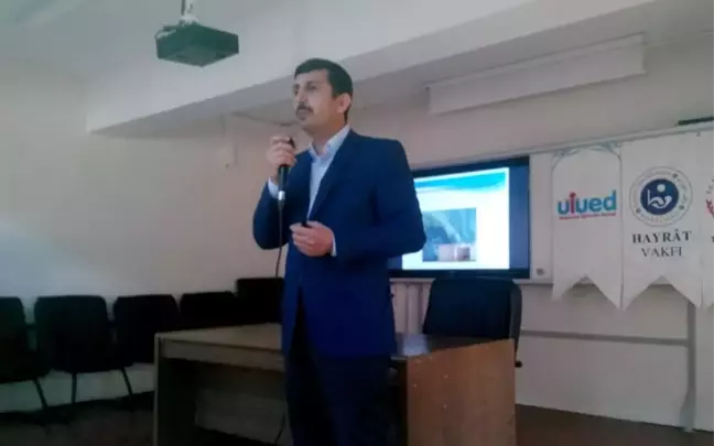 Hayrat Vakfından Osmanlı Türkçesi ve Değerler Eğitimi Semineri