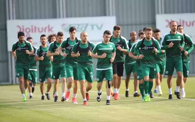 Bursaspor'un Yeni Teknik Direktörü Ilk Antrenmanına Çıktı