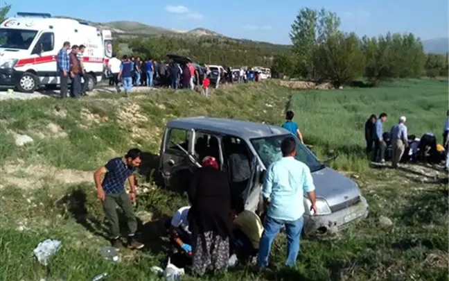 Konya'da İki Araç Çarpıştı: 1 Ölü, 7 Yaralı