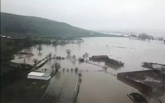 Pirincin Başkentinde Ova Sular Altında Kaldı