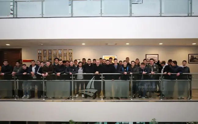 Başkan Yıldırım, Karamürselsporlu Gençler İle Buluştu
