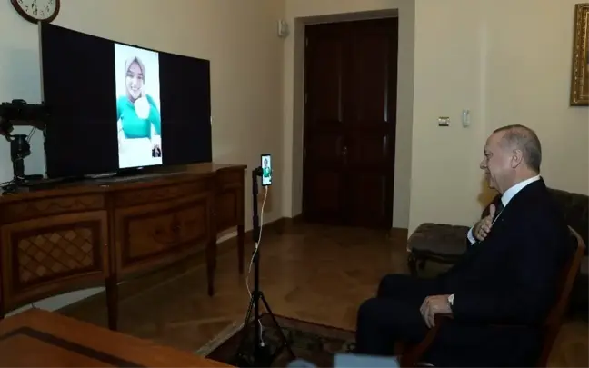 Cumhurbaşkanı Erdoğan, Ümmü Gülsüm Genç'le sosyal medyada canlı görüştü
