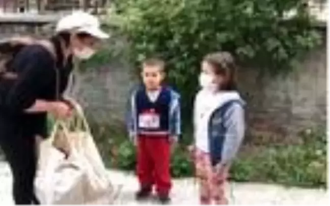 Kumbaralarındaki parayı Milli Dayanışma Kampanyası'na bağışladılar