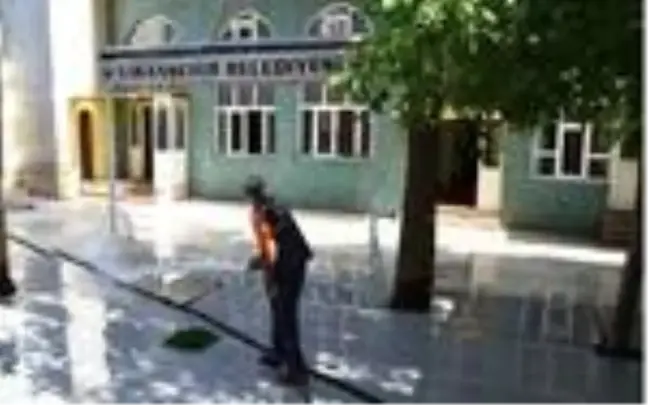 Viranşehir'de camiler cuma namazı için hazırlandı