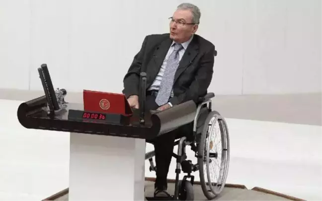 Deniz Baykal kimdir? Deniz Baykal hayatı ve biyografisi