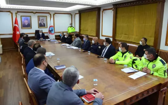 Kırşehir'de kış mevsiminde alınacak trafik tedbirleri değerlendirildi