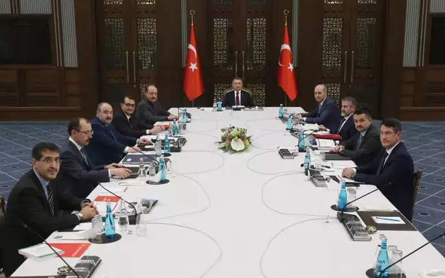 Cumhurbaşkanlığı Külliyesi'nde ekonomi değerlendirme toplantısı yapıldı