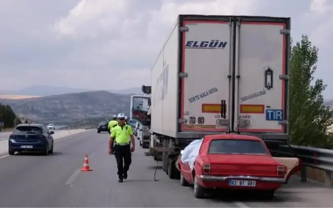 Konya'da TIR'a arkadan çarpan otomobilin sürücüsü hayatını kaybetti