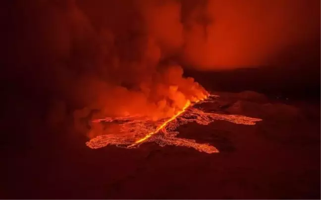 İzlanda'da Yanardağ Patlaması Sonucu Acil Durum İlan Edildi