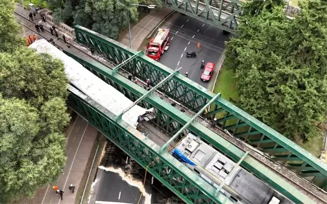 Buenos Aires'te Tren Kazasında 30 Kişi Ağır Yaralandı