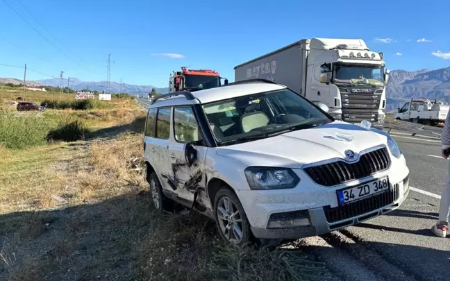 Erzincan'da Trafik Kazası: 3 Yaralı