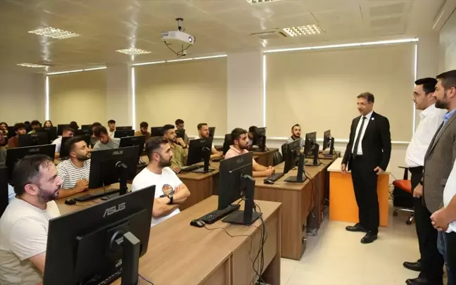 Şırnak Üniversitesi'nde Yeni Bilgisayar Laboratuvarı Açıldı