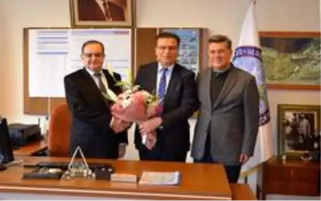 Gemlik Asım Kocabıyık MYO'da devir teslim