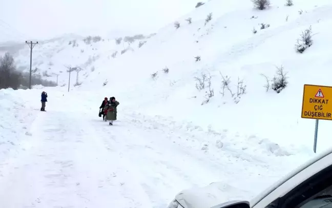 Van'da tipide mahsur kalan vatandaşlar için seferber oldular