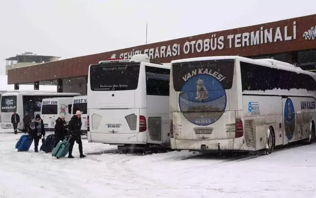 Van'da otobüs seferleri iptal edildi